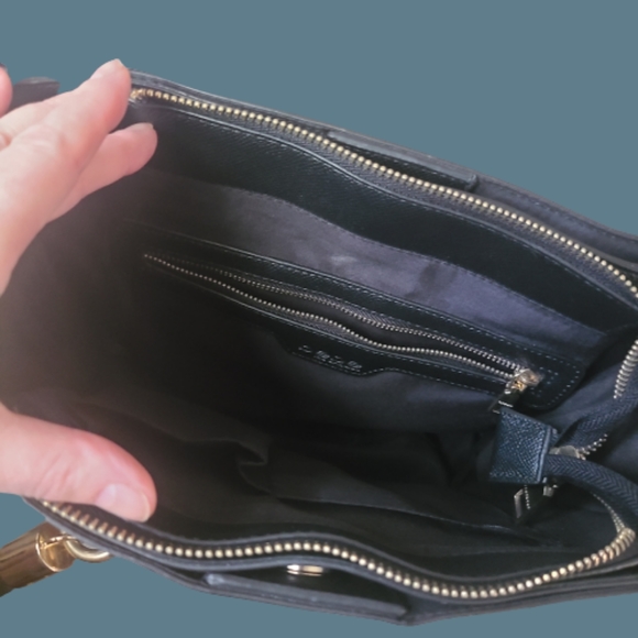 NWOT bebe Los Angeles Handbag - Picture 3 of 3